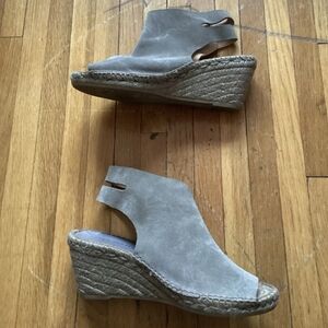 Bettye Muller Ladies Size 9.5 Gray Nubuck Open Toe Wedge Heels,Strapped Closure